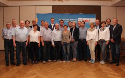 Von links: Heinz Seliger, Hans-Rainer Hesler, Georg gr. Siemer, Thomas Ostendorf, Jens Mller, Anne Ellmann, Ingo Ruhe, Helmut Quatmann, Jan Hoyer, Karl Themann, Christoph Eiken, Magda Sommer, Werner Beckermann, Martina Spille, Franz-Josef Bohlke, Wienand Hlsmann, Andrea Hoping-Bokern, Franz Hlscher, Christina Schubert-Hoin, Rainer Kreutzmann und Thomas Hoping. Foto: OV Online - Yvonne Nuxoll